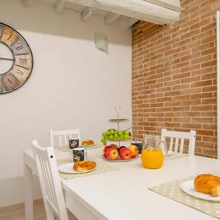 Casa Alice - Elegant In The Centre Of The Apartment