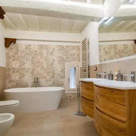 Casa Alice - Elegant In The Centre Of The Apartment *