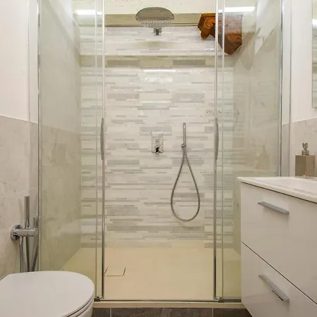 Apartment Casa Alice - Elegant In The Centre Of The